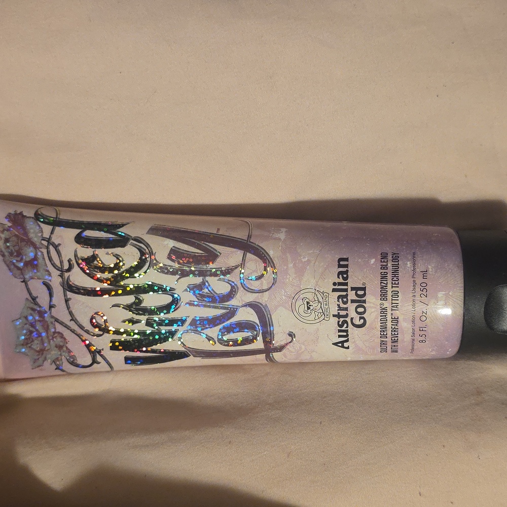 Wicked Lovely Suncare Lotion - Purple